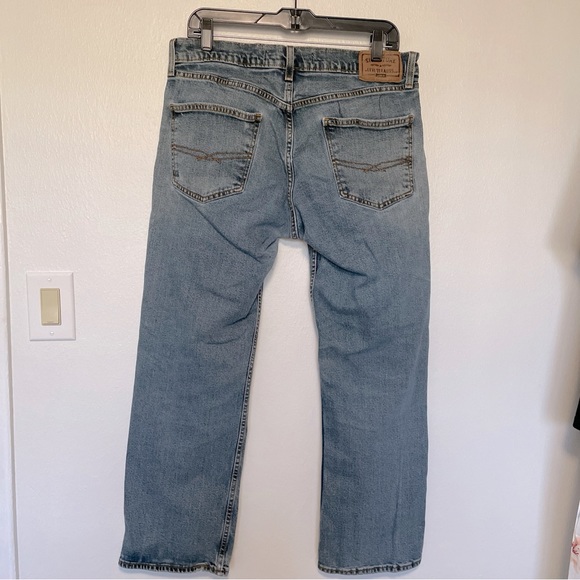 LEVI SIGNATURE GOLD MAN/WOMAN DISTRESSED GRUNGE LOOK LIGHT WASH JEANS 34/30 - Picture 9 of 10